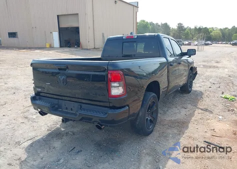 2021 Ram 1500 Big Horn 4X4 6'4 Box z USA, uszkodzony, nr VIN 1C6SRFBT2MN808715